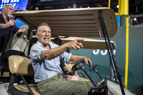 Bruce-Springsteen-ofrece-una-oracion-por-la-seguridad-de-Trump-tras-el-tiroteo-en-la-cena-de-corresponsales