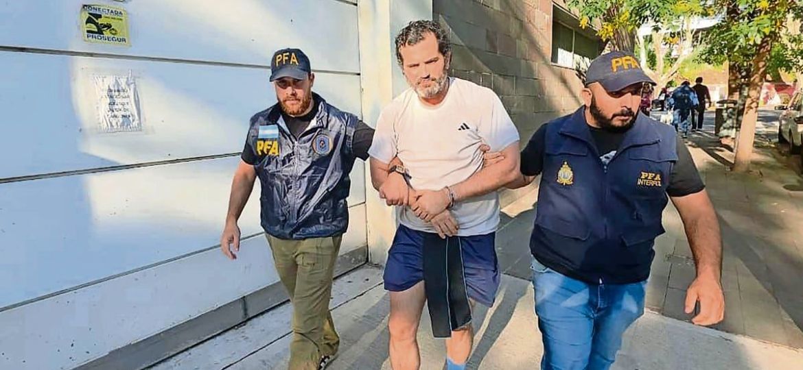 Detienen-en-Argentina-al-contralmirante-Fernando-Farias-FGR-investiga-aportaciones-millonarias-a-polizas
