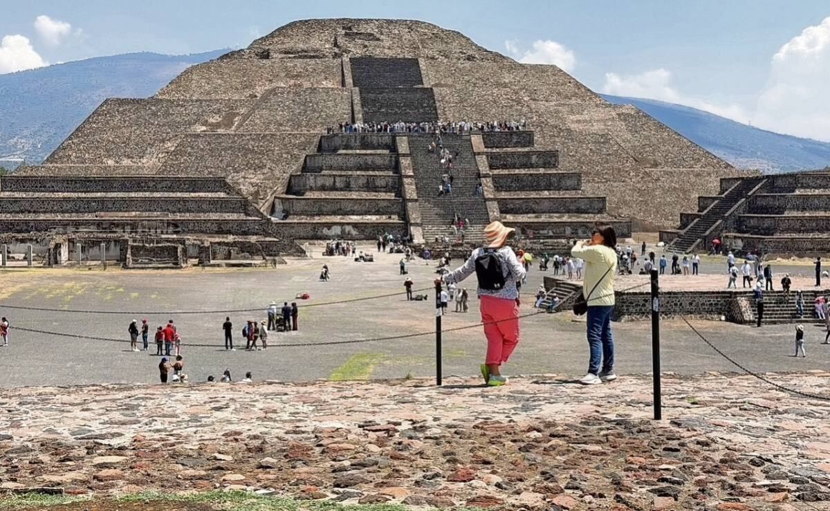 Instalan-arcos-detectores-de-metales-en-los-accesos-de-Teotihuacan-tras-el-tiroteo-del-20-de-abril