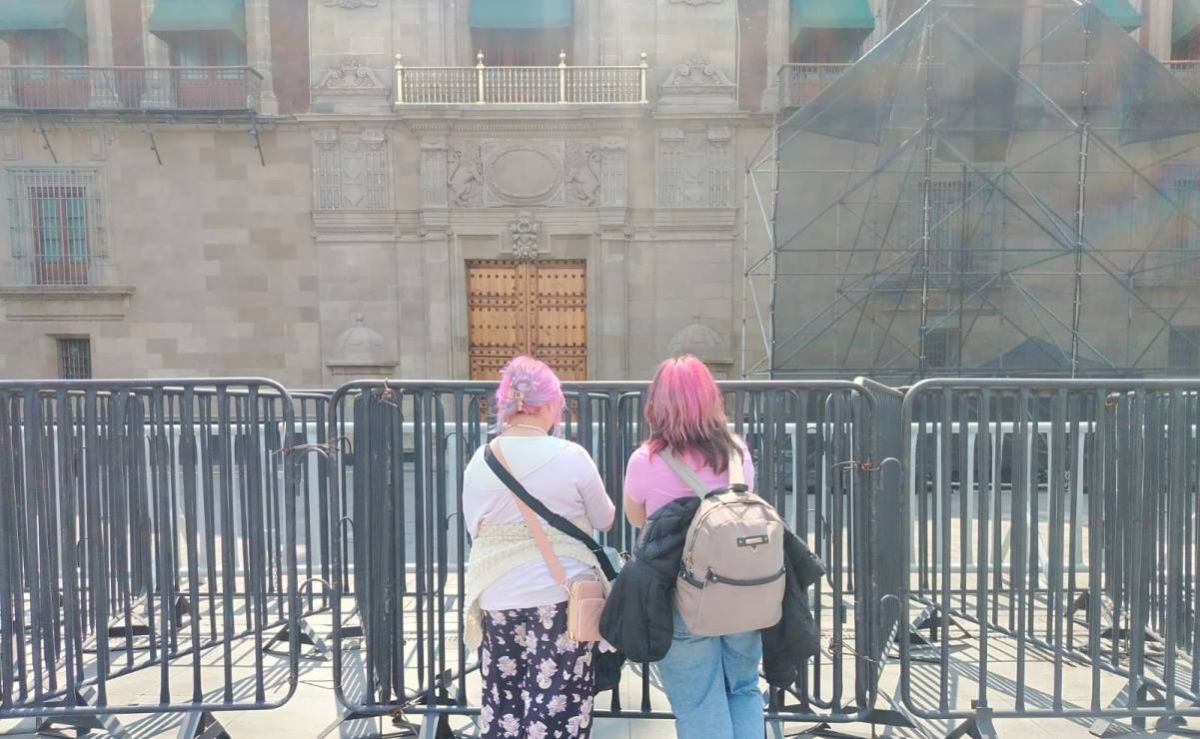 Armys-llegan-a-Palacio-Nacional-por-visita-de-BTS