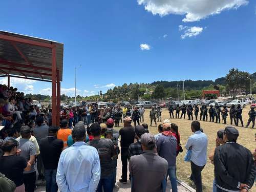 Autoridades-persuaden-a-familias-de-El-Durazno-Tamazula-a-no-abandonar-la-comunidad