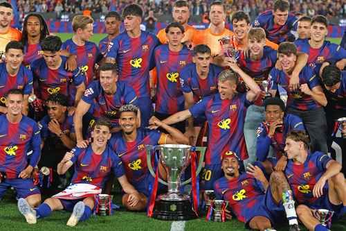 Barcelona-se-corona-campeon-de-LaLiga-tras-vencer-2-0-al-Real-Madrid-1