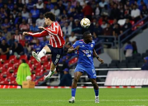 Cruz-Azul-y-Chivas-empatan-2-2-en-la-ida-de-semifinales-Estadio-Banorte-se-entrega-a-la-FIFA