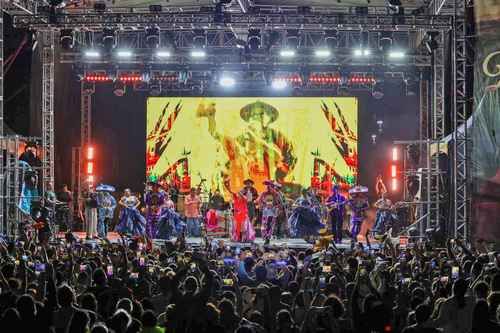 Lila-Downs-reune-a-6500-personas-en-la-Utopia-de-Azcapotzalco