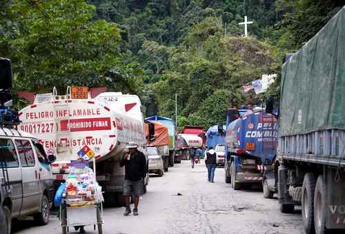 Movilizaciones-y-bloqueos-paralizan-regiones-de-Bolivia-gobierno-denuncia-proceso-conspirativo