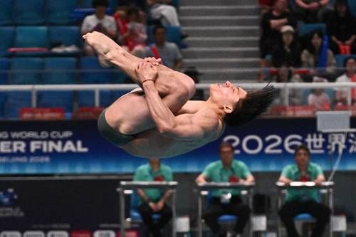 Osmar-Olvera-regresa-tras-ganar-tres-medallas-en-la-Super-Final-de-la-Copa-del-Mundo-de-Clavados