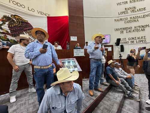 Productores-de-frijol-toman-la-tribuna-del-Congreso-de-Zacatecas-y-exigen-auditoria-al-acopio