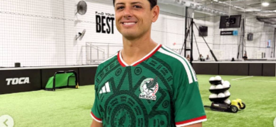 Javier-Chicharito-Hernandez-comparte-fotos-con-la-nueva-playera-del-Tri-en-Instagram
