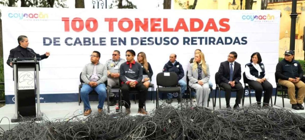 Coyoacan-retira-100-toneladas-de-cableado-en-desuso-de-sus-calles