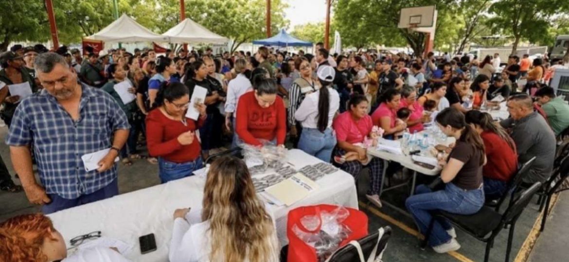 DIF-Sinaloa-entrega-apoyos-a-450-familias-afectadas-por-lluvias-y-marejadas-en-El-Rosario