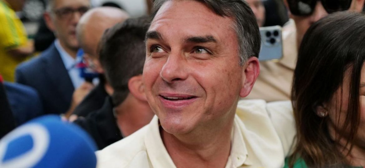 Elecciones-de-Brasil-Flavio-Bolsonaro-aventaja-a-Lula-con-49.19-en-el-inicio-del-conteo