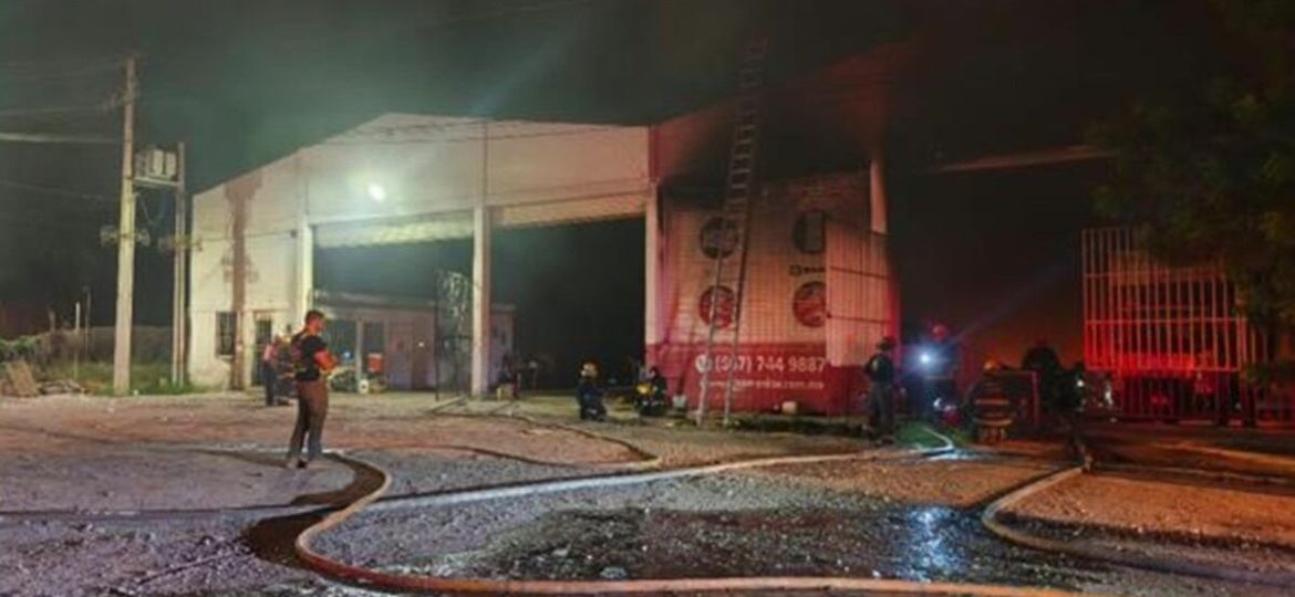 Fiscalia-de-Sinaloa-investiga-incendio-que-destruyo-una-bodega-en-Culiacan
