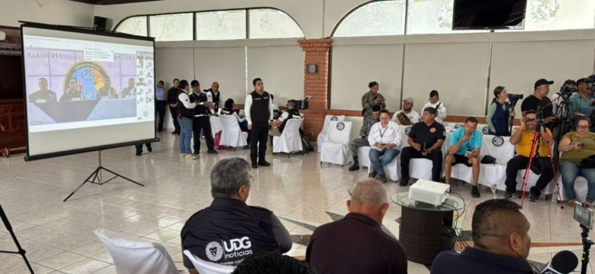 Instalan-tres-puestos-de-mando-ante-llegada-del-huracan-Simon-a-Jalisco-y-Colima