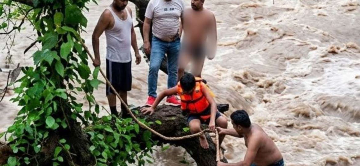 Lluvias-provocan-desbordamientos-deslaves-y-una-desaparicion-en-Hidalgo