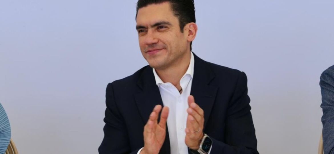 PAN-respalda-a-Flavio-Bolsonaro-y-Morena-responde-estan-en-el-basurero-de-la-historia