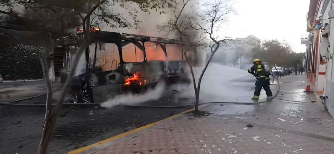Se-incendia-camion-del-transporte-publico-en-el-Centro-de-Guadalajara-no-hay-personas-lesionadas