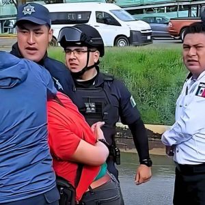 policias-repliegan-a-trabajadores-del-imss-durante-protesta-en-pachuca